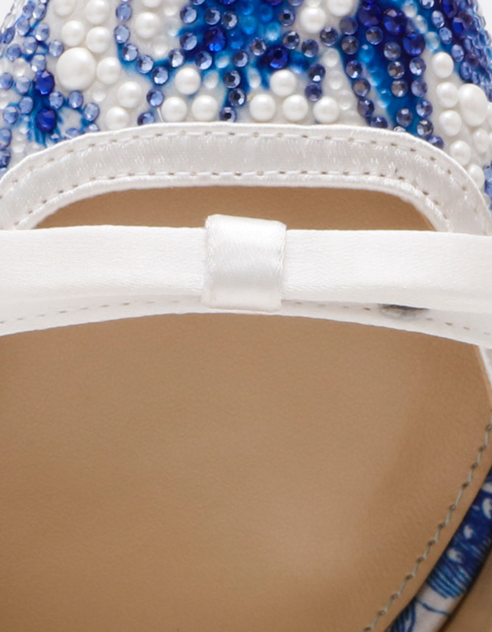 Betsey Johnson Trusted - ROZA WHITE/BLUE FLORAL Women's Pointed Toe Stiletto Floral Heel