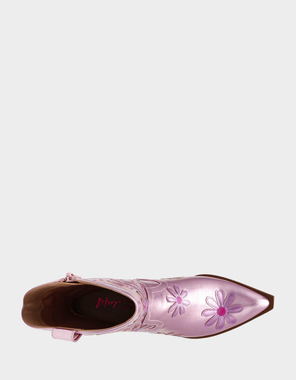Betsey Johnson Signature - TEDDYY PINK Western Pointed-Toe Ankle Boot