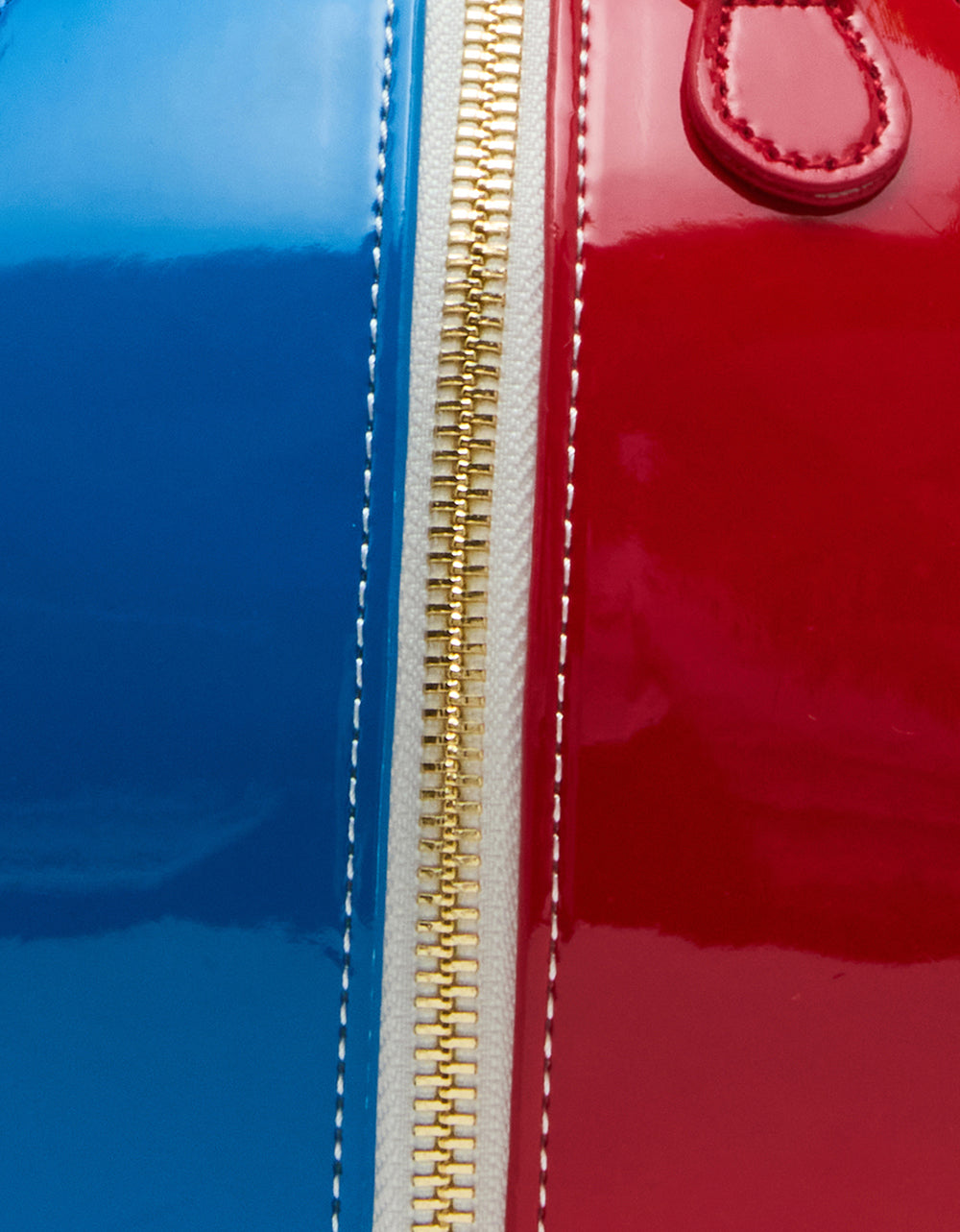 Betsey Johnson New - KITSCH HAVIN A BALL AMERICAN FLAG Women's Kitsch Beach ball Handbag