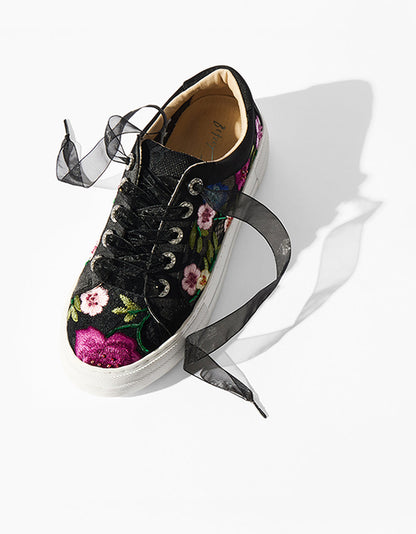 Betsey Johnson Best Price - JAYLA BLACK MULTI FLORAL Platform Low-Top Lace-Up Sneaker