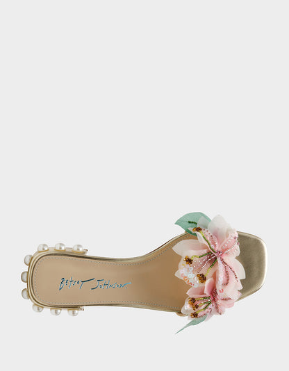 Betsey Johnson Discount - ROSIA Light Gold Flower Embellished Pearl Square-Toe Women's Block Heel
