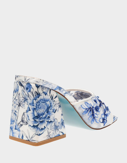 Betsey Johnson Everyday - ROO BLUE FLORAL Slip-On Heel