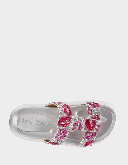 Betsey Johnson Everyday - BILLY MULTI LIPS Women's Footbed Slip-On Lip Print Sandal