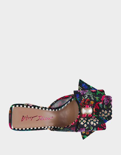 Betsey Johnson Everyday - JORDN DITSY FLORAL Square-Toe Mule Block Heel