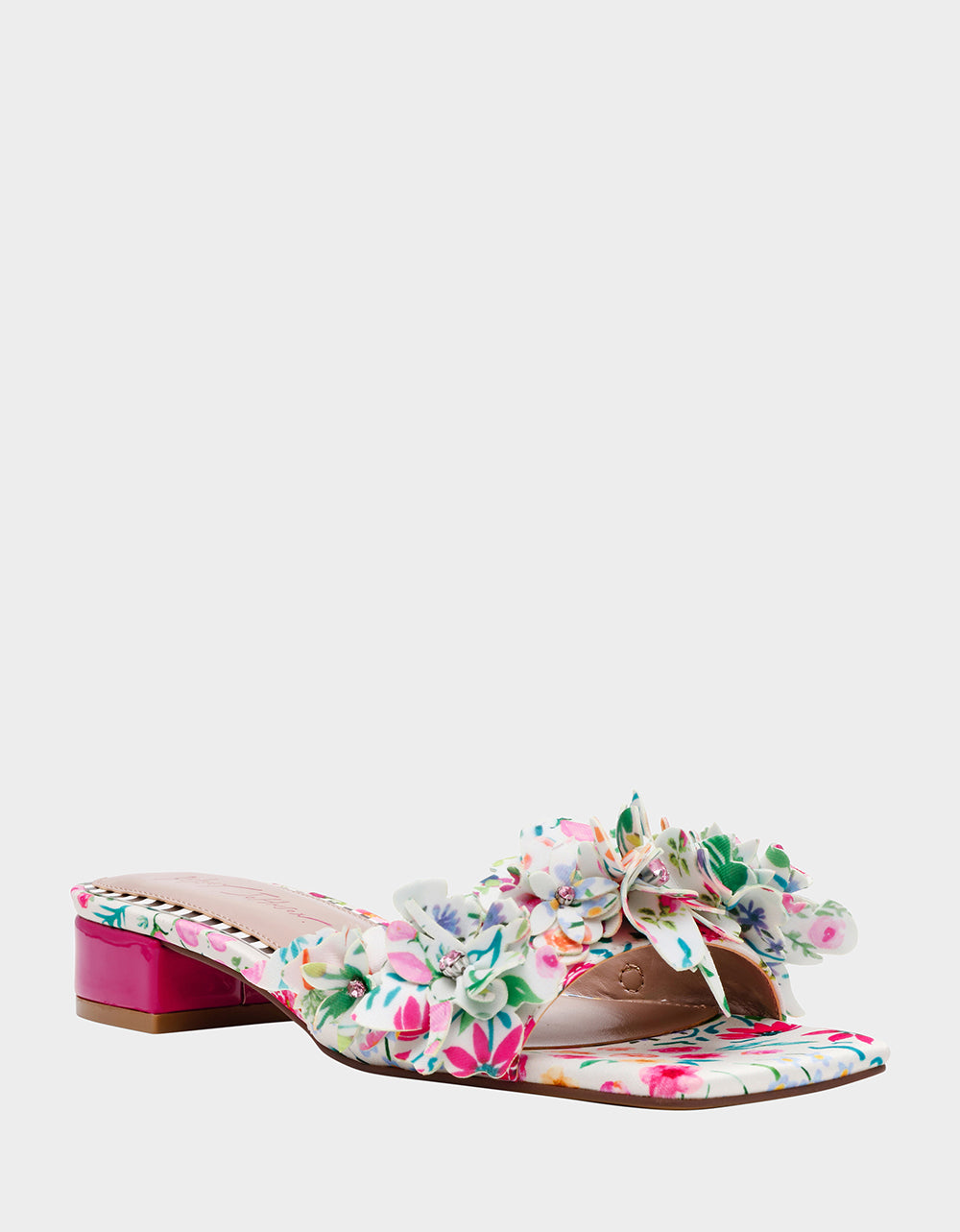 Betsey Johnson Smart Buy - GLORRIA NATURAL FLORAL MULTI Women's Slip-On Low Block Heel Floral Sandal