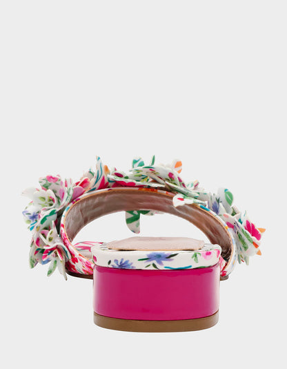 Betsey Johnson Smart Buy - GLORRIA NATURAL FLORAL MULTI Women's Slip-On Low Block Heel Floral Sandal